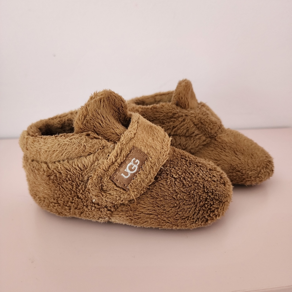 UGG infant booties/ crib shoes